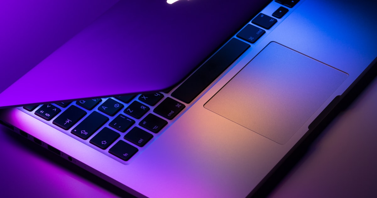 Ordinateur portable ouvert pour réparation